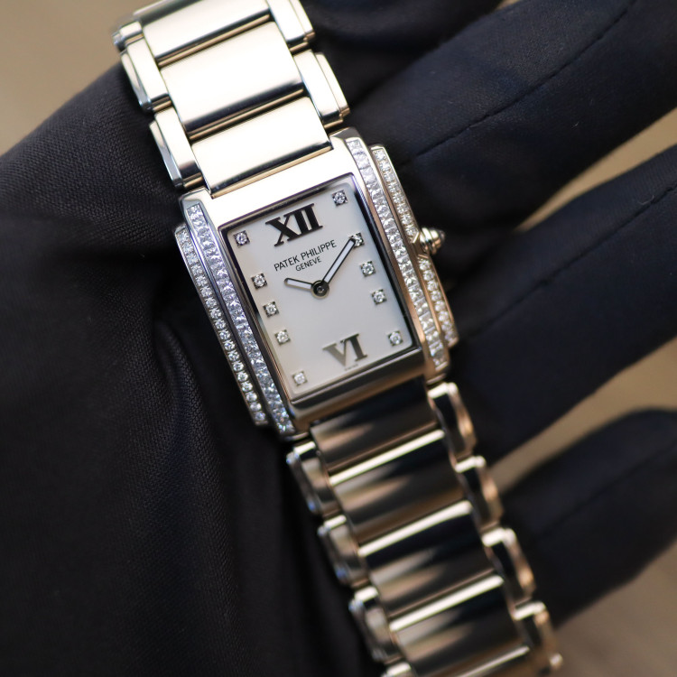 Quarzwerk,  Patek Philippe Twenty~4 Weißgold im Kundenauftrag 